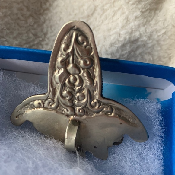 Bone Buffalo Bull Pendant - Picture 2 of 4